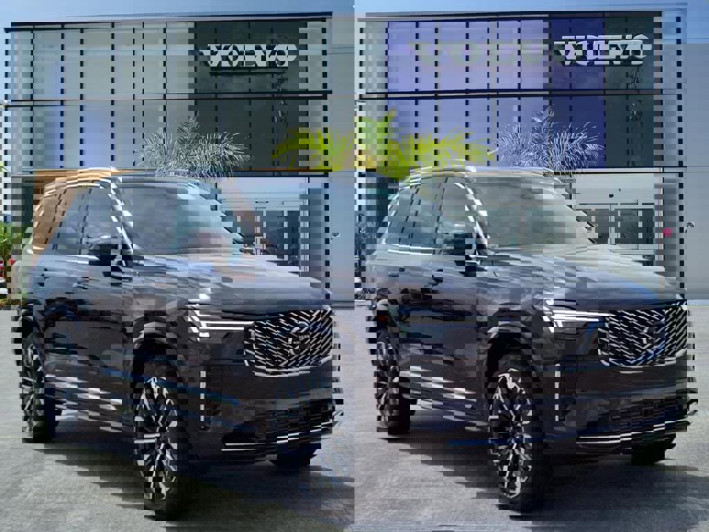 New 2025 Volvo XC90 T8 Core w/ Protection Package Premier