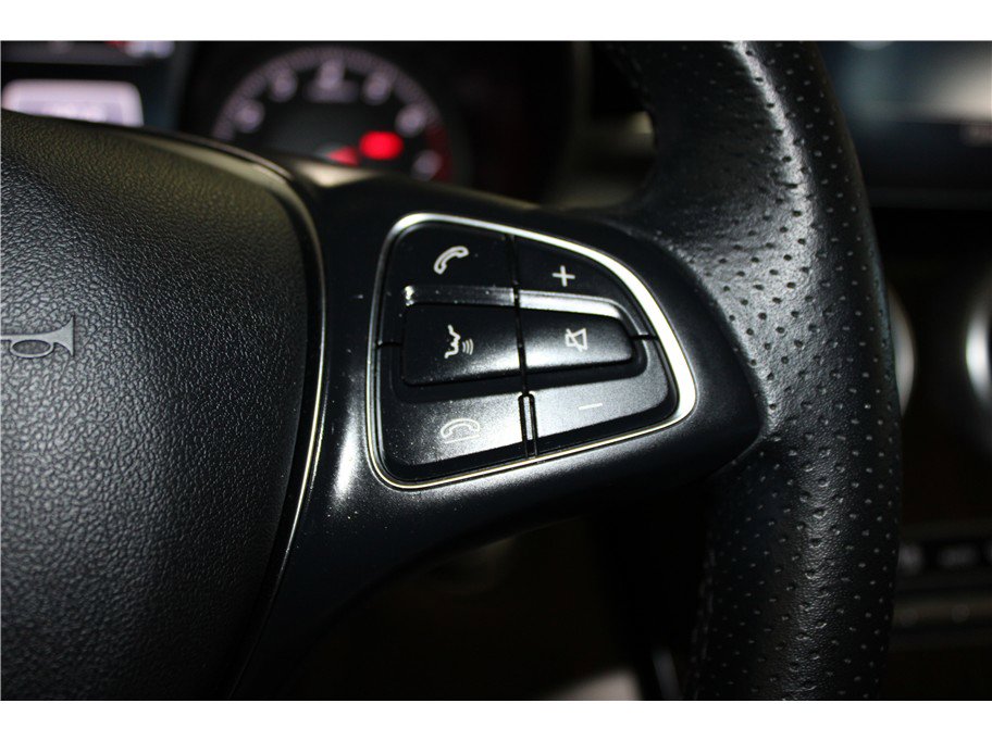 Used 2019 Mercedes-Benz GLC 350e 4MATIC image 24