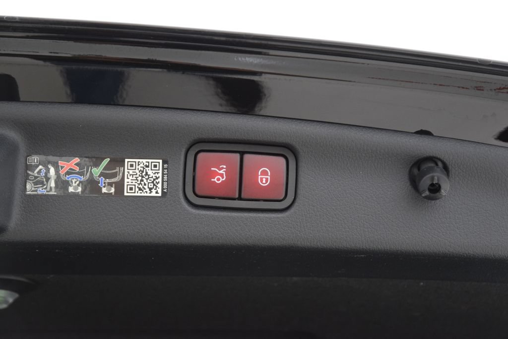 Used 2024 Mercedes-Benz C 300 Sedan image 30