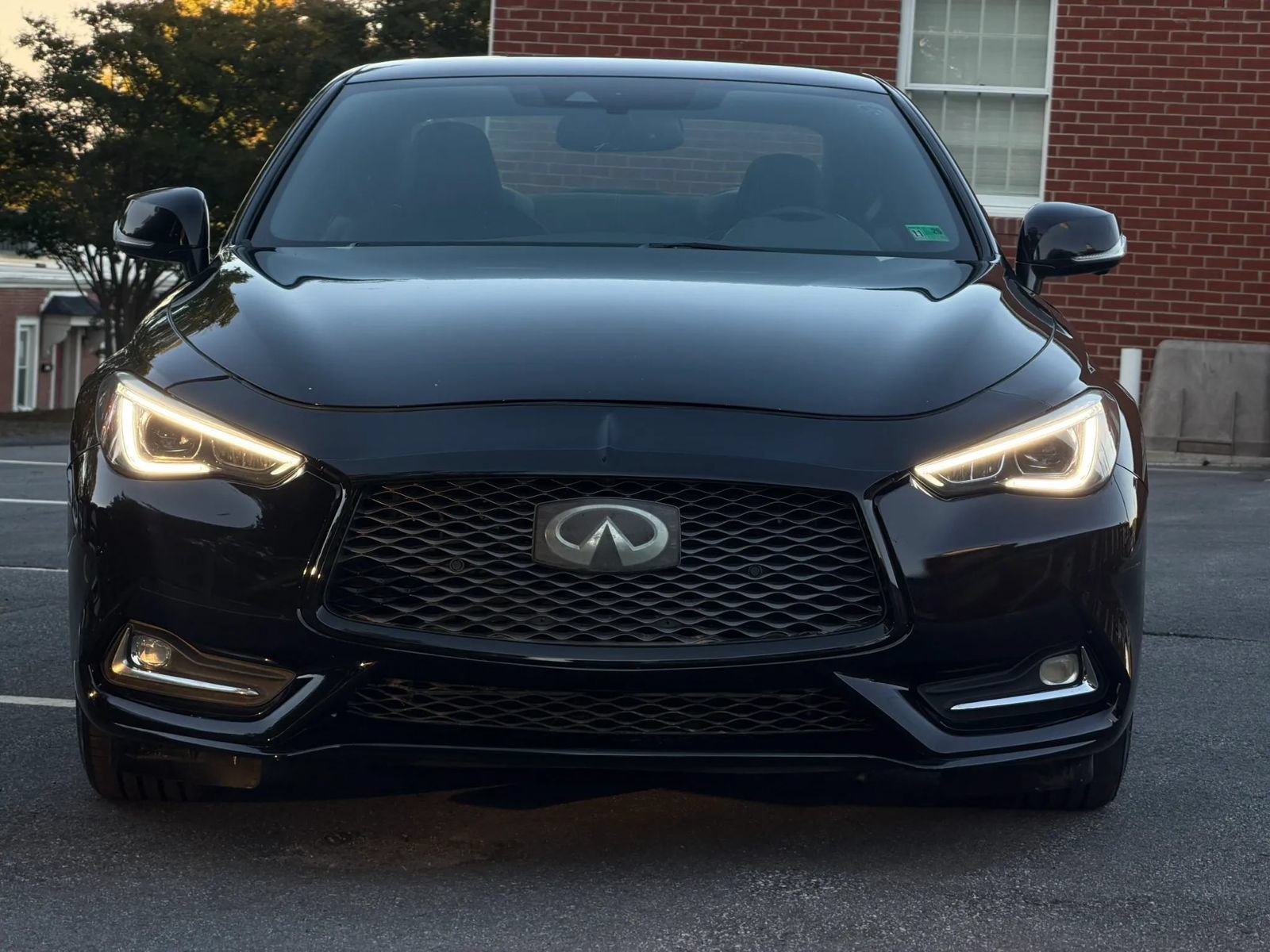 Used 2018 INFINITI Q60 3.0t Luxe w/ Sensory Package 3.0T Luxe AWD/4WD image 10