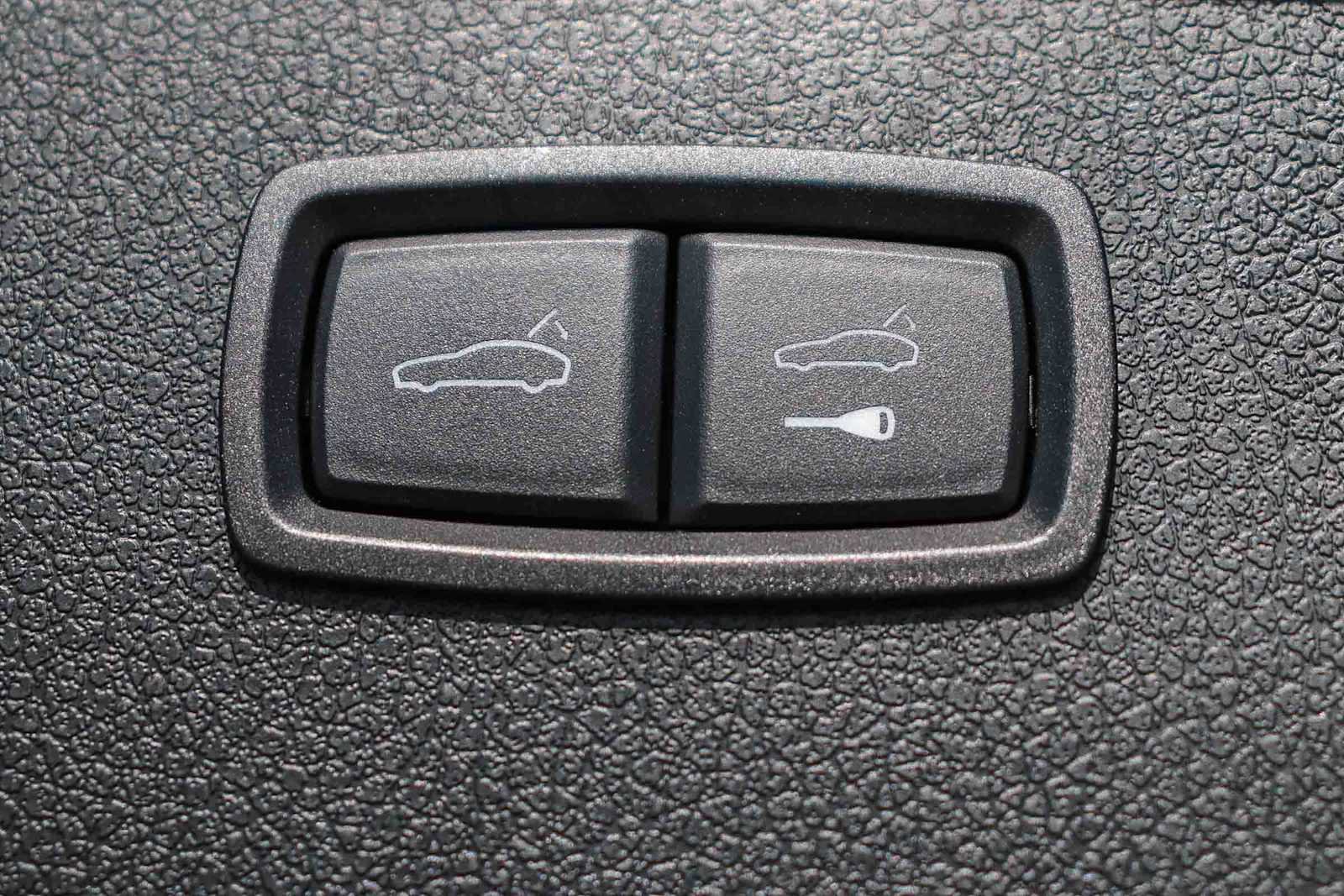 Used 2024 Porsche Macan image 41