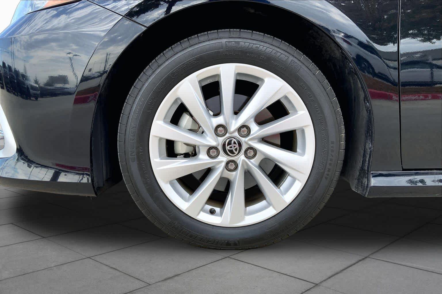 Used 2024 Toyota Camry LE w/ Convenience Package FWD image 11