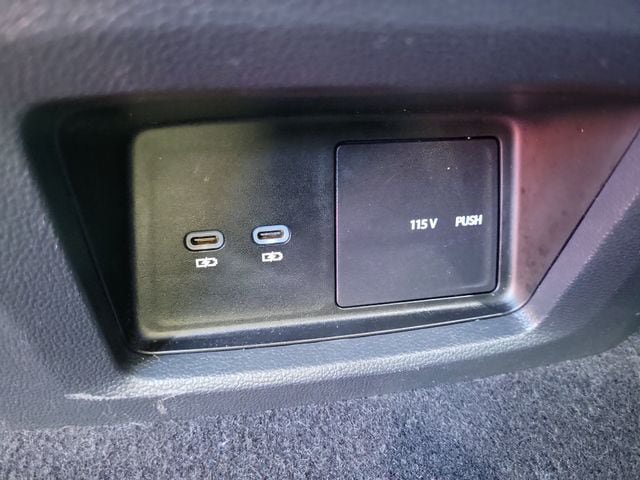 Certified 2024 Volkswagen Atlas SE FWD image 13