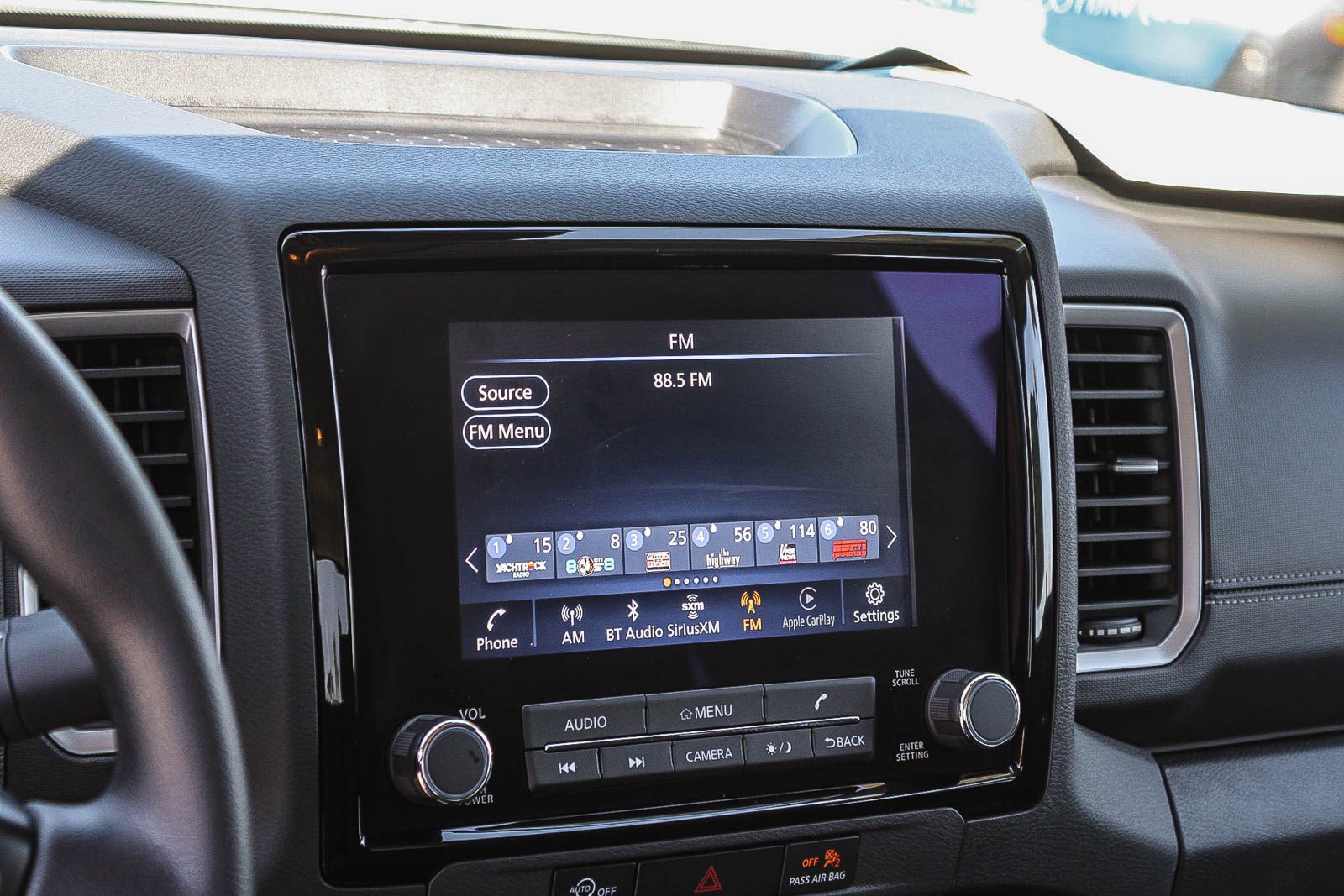 Used 2024 Nissan Frontier SV RWD image 17