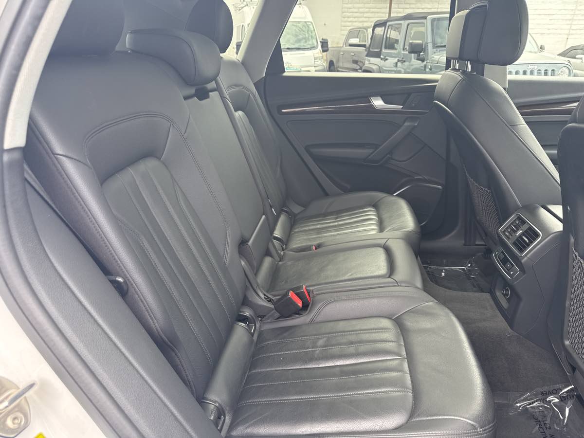 Used 2018 Audi Q5 2.0T Premium Plus w/ Premium Plus Package AWD/4WD image 11