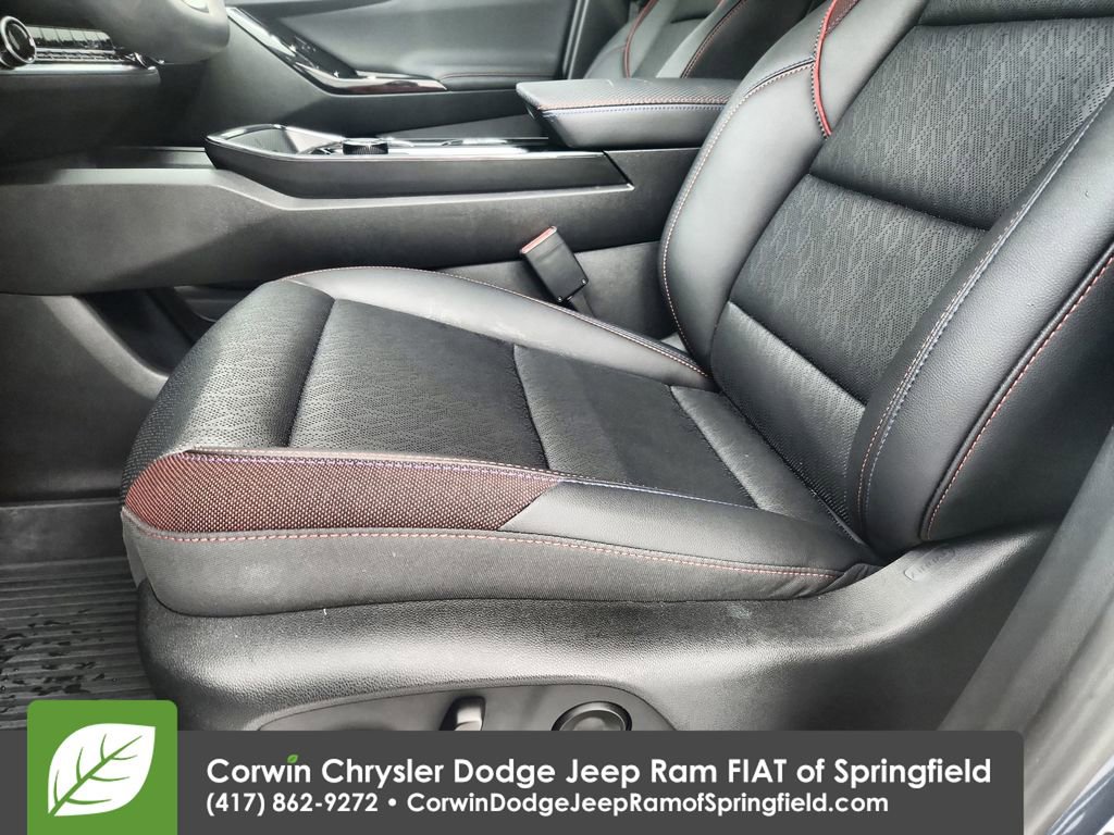 Used 2025 Chevrolet Equinox RS w/ Convenience Package III image 19