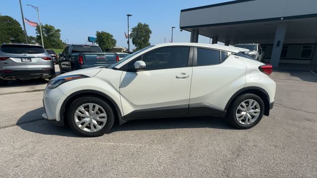 Used 2020 Toyota C-HR LE FWD image 5