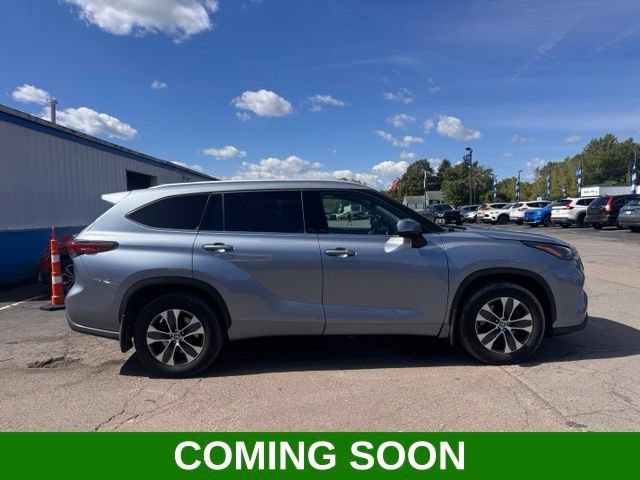 Used 2022 Toyota Highlander XLE