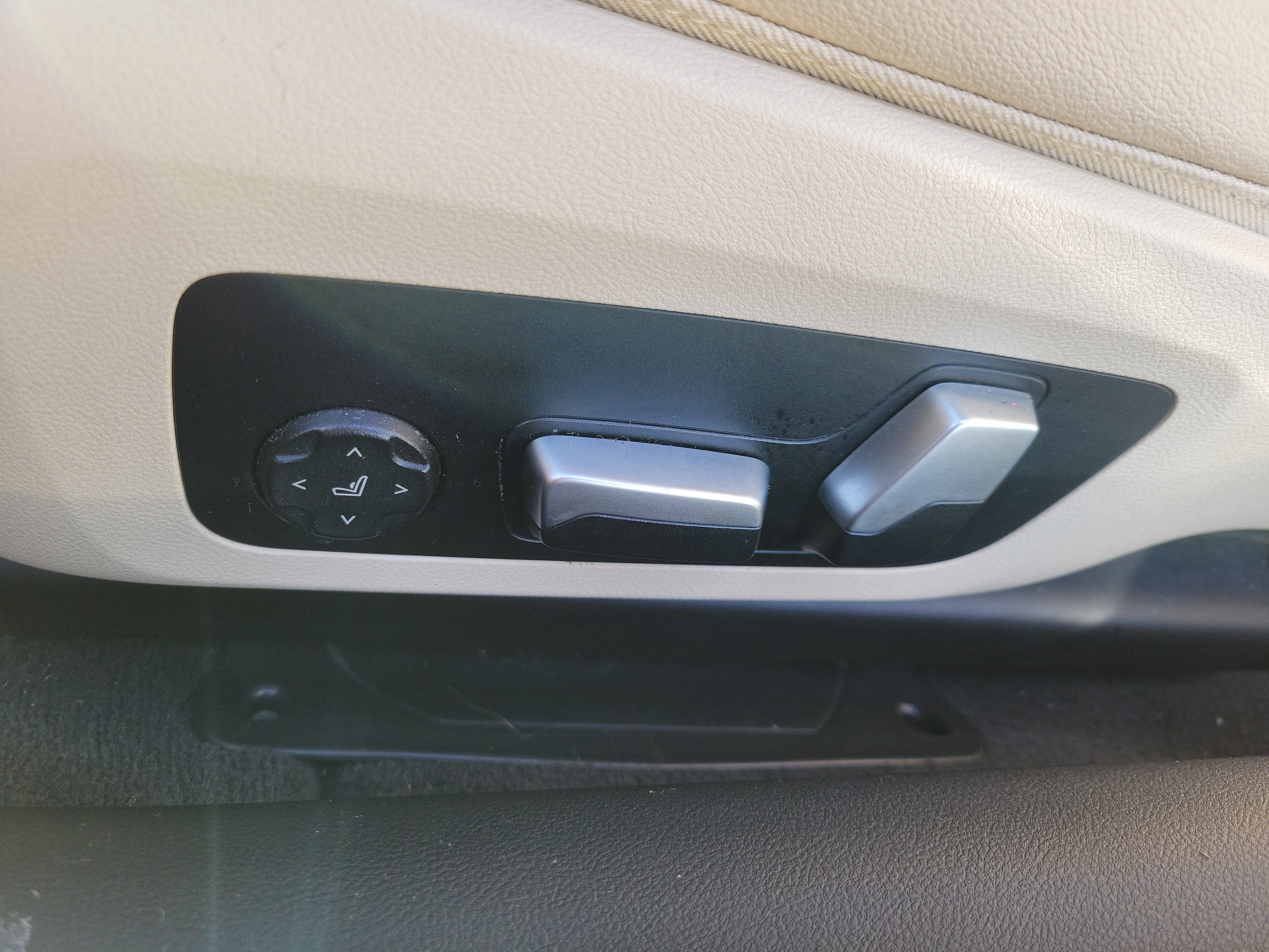 Used 2021 BMW 430i Coupe w/ Convenience Package RWD image 12