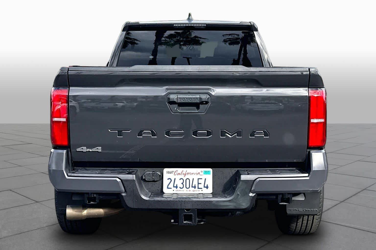 Used 2025 Toyota Tacoma SR5 AWD/4WD image 4