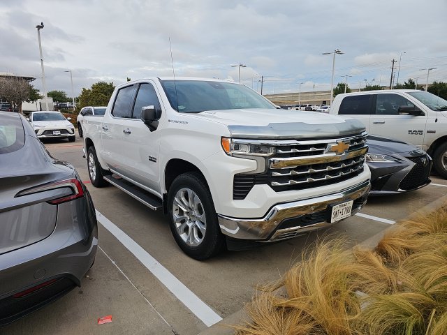 Used 2023 Chevrolet Silverado 1500 LTZ RWD image 2