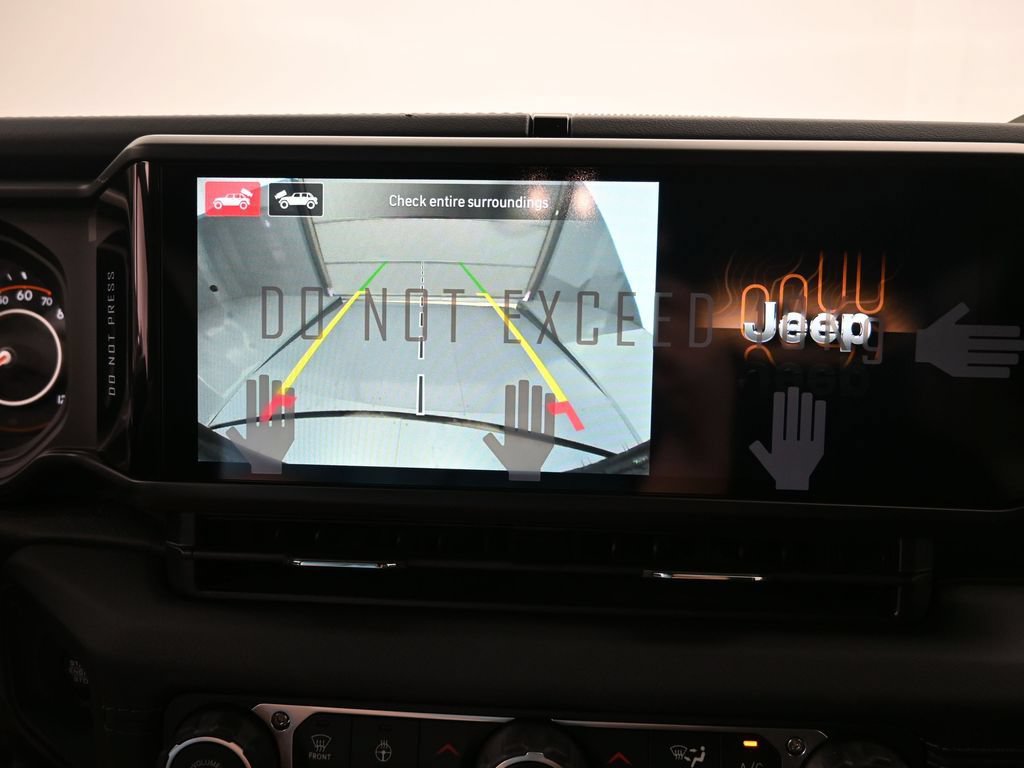 New 2025 Jeep Wrangler Unlimited Sahara w/ Technology Group AWD/4WD image 18