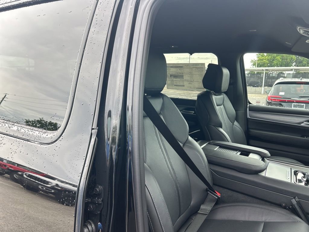 New 2025 Jeep Wagoneer Series II w/ Convenience Group I image 22