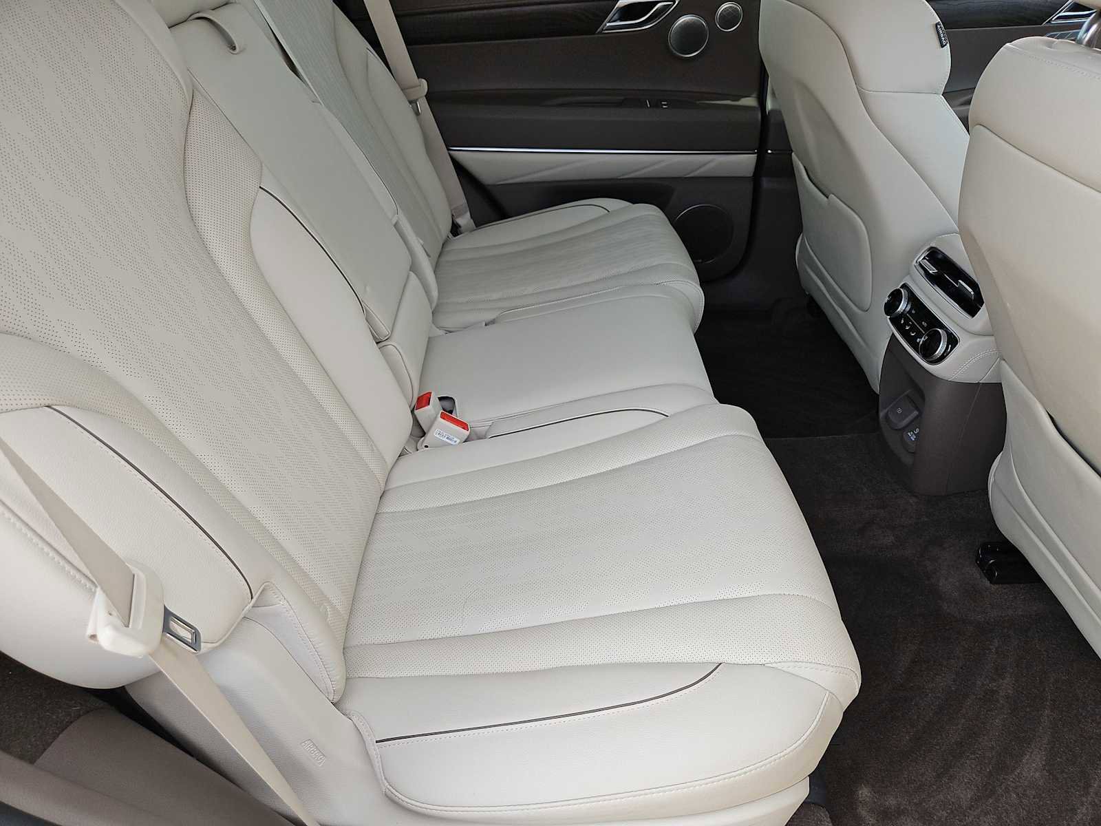 Used 2022 Genesis GV80 2.5T w/ Prestige Package 04 image 21