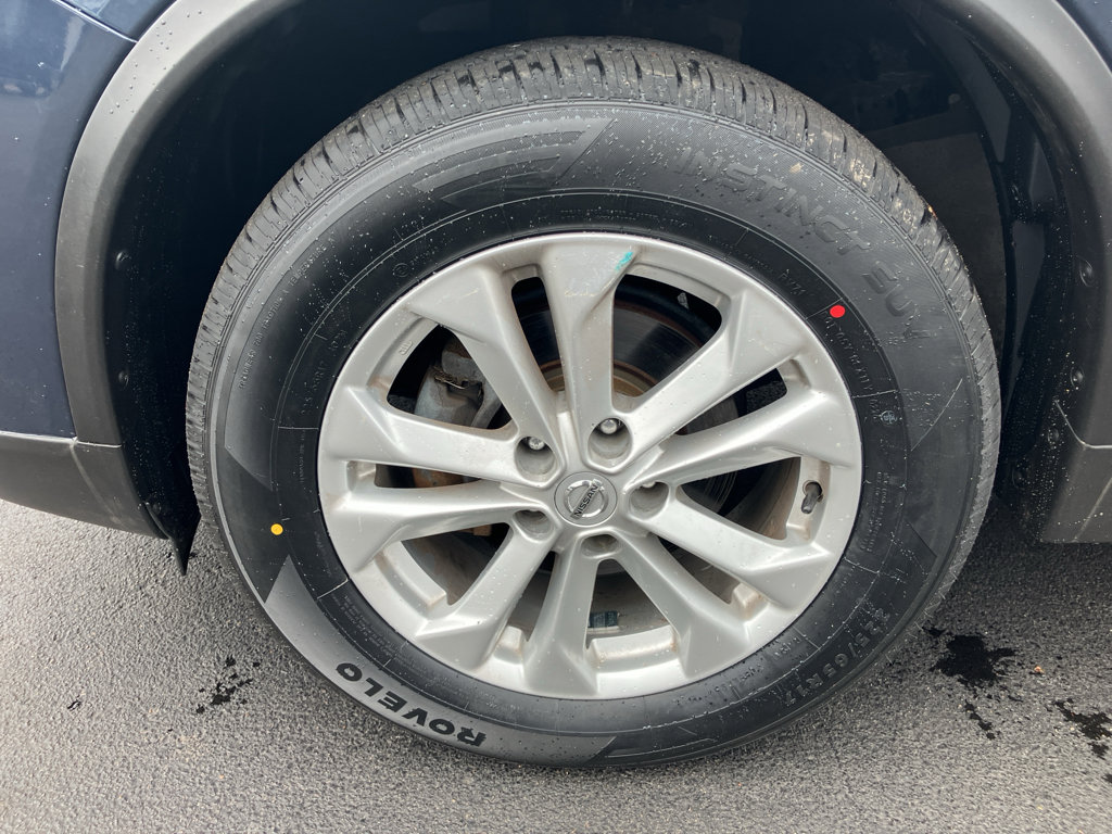 Used 2016 Nissan Rogue SV image 14