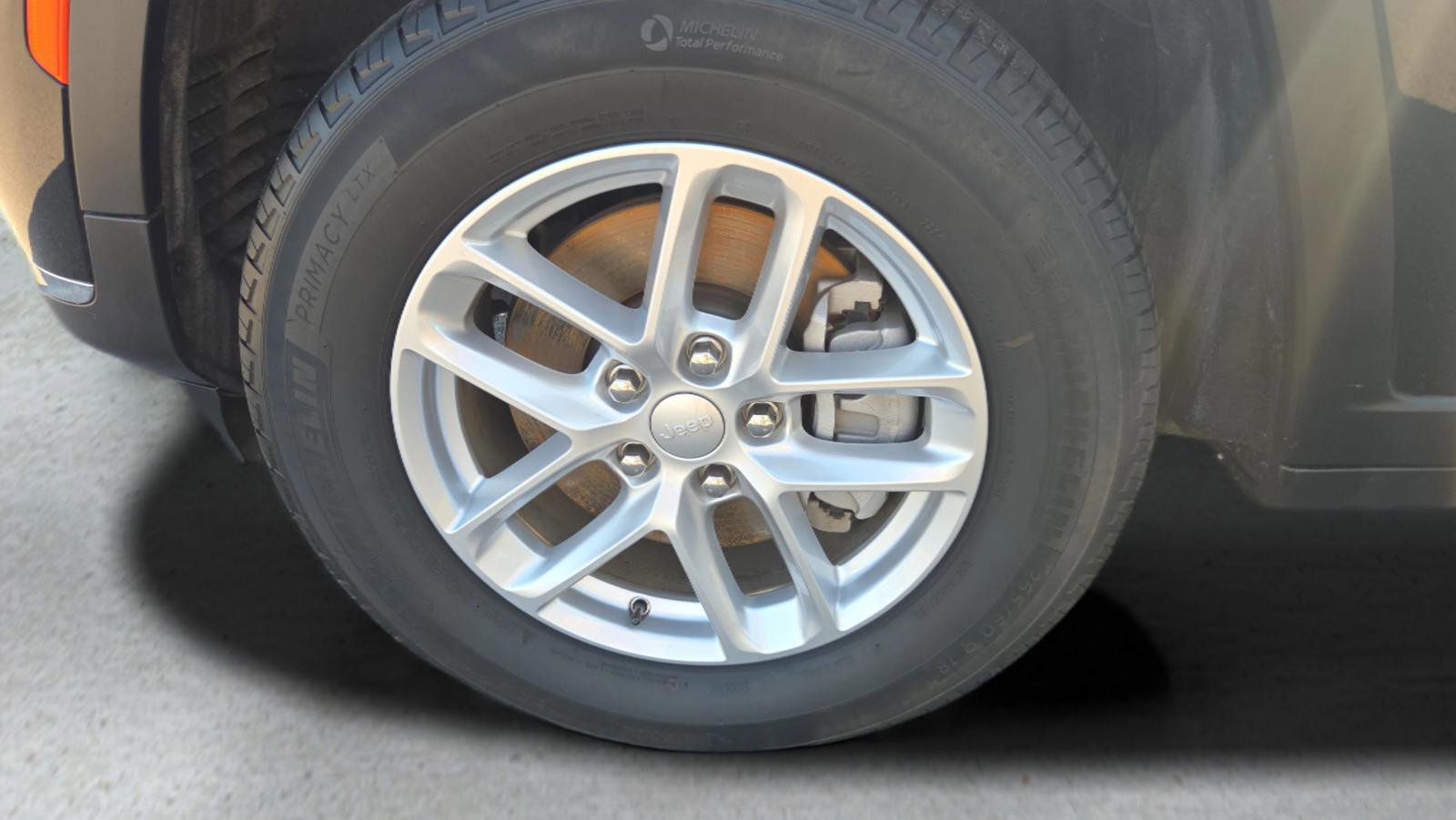 Used 2024 Jeep Grand Cherokee L Laredo w/ Luxury Tech Group I image 21