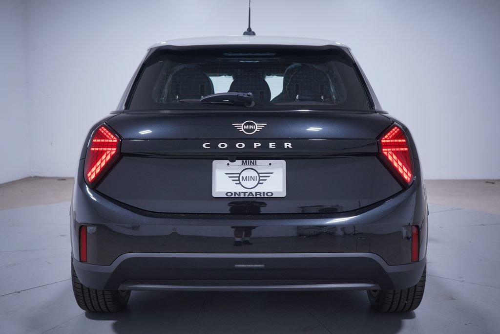 New 2026 MINI Cooper 4-Door Hardtop FWD image 5