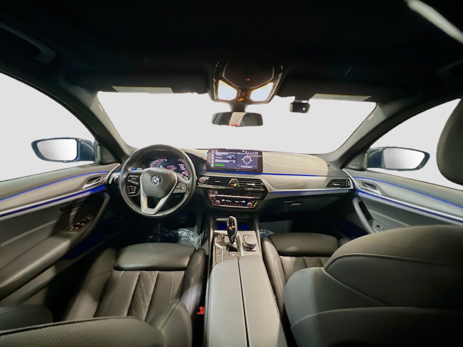 Used 2022 BMW 530i w/ Premium Package image 18