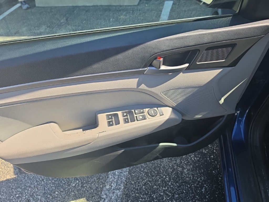 Used 2017 Hyundai Elantra ECO w/ Cargo Package FWD image 8