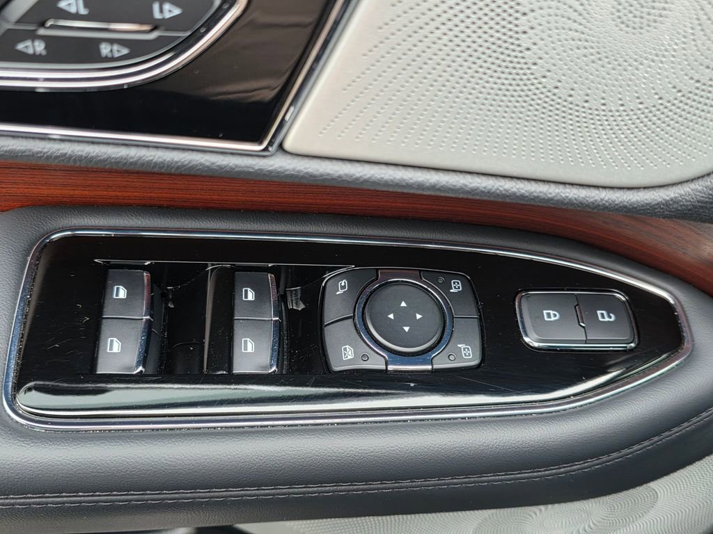 Used 2024 Lincoln Navigator Reserve image 15