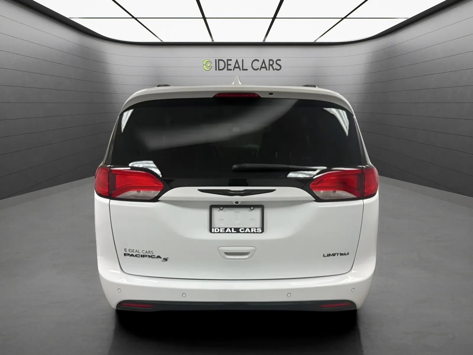 Used 2018 Chrysler Pacifica Limited w/ Advanced Safetytec Group FWD image 6