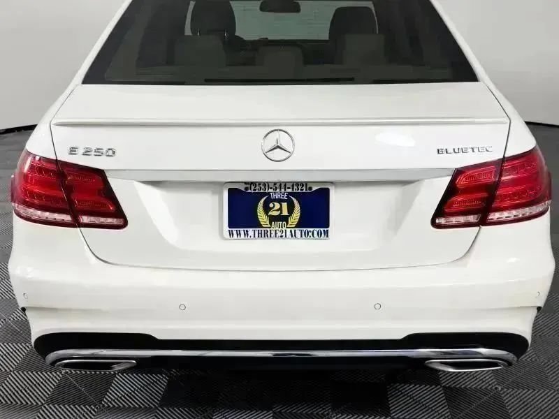 Used 2014 Mercedes-Benz E 250 BlueTEC 4MATIC Sedan image 9