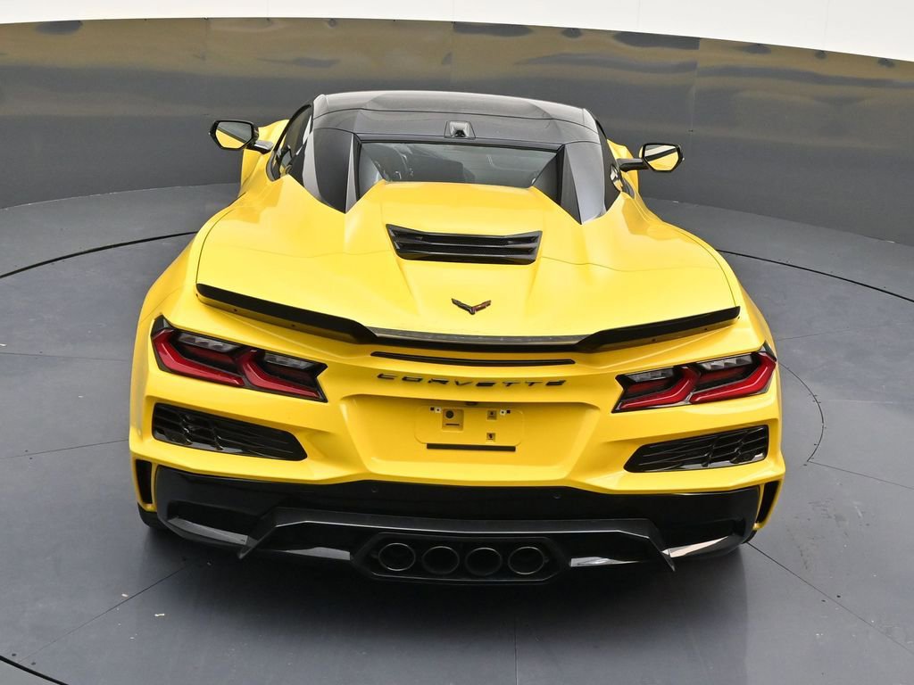 Used 2025 Chevrolet Corvette Z06 w/ Stealth Interior Trim Package RWD image 15