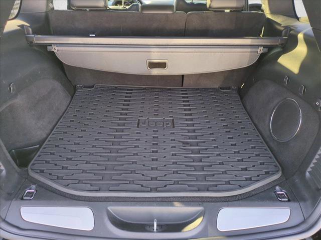 Used 2018 Jeep Grand Cherokee Limited image 6