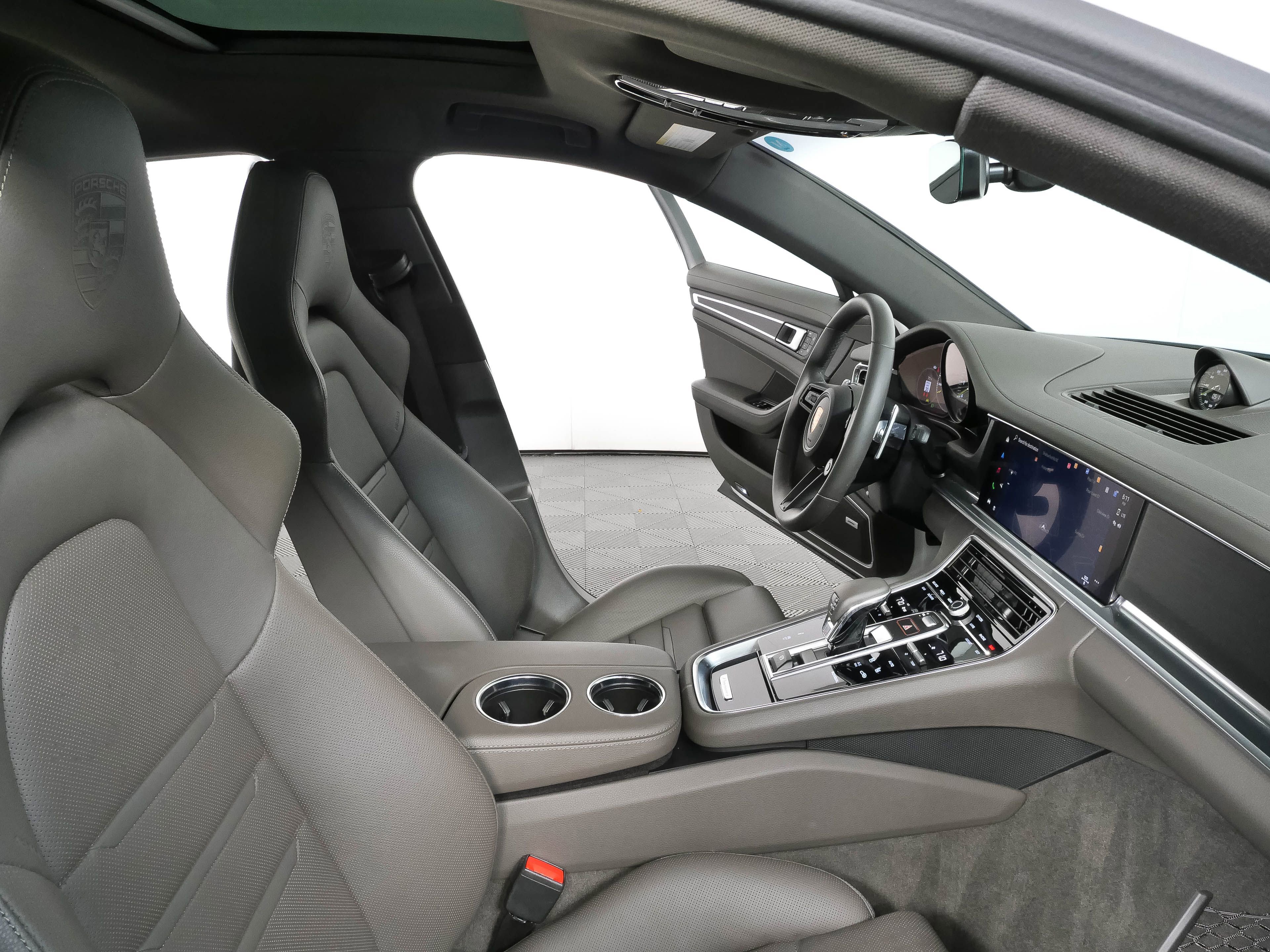 Certified 2023 Porsche Panamera AWD/4WD image 24