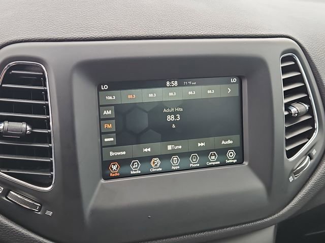 Used 2020 Jeep Compass Latitude image 23