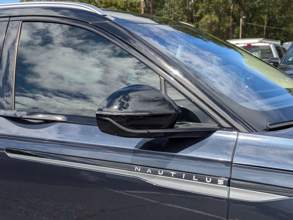 Used 2024 Lincoln Nautilus Reserve w/ Equipment Group 202A AWD/4WD image 13