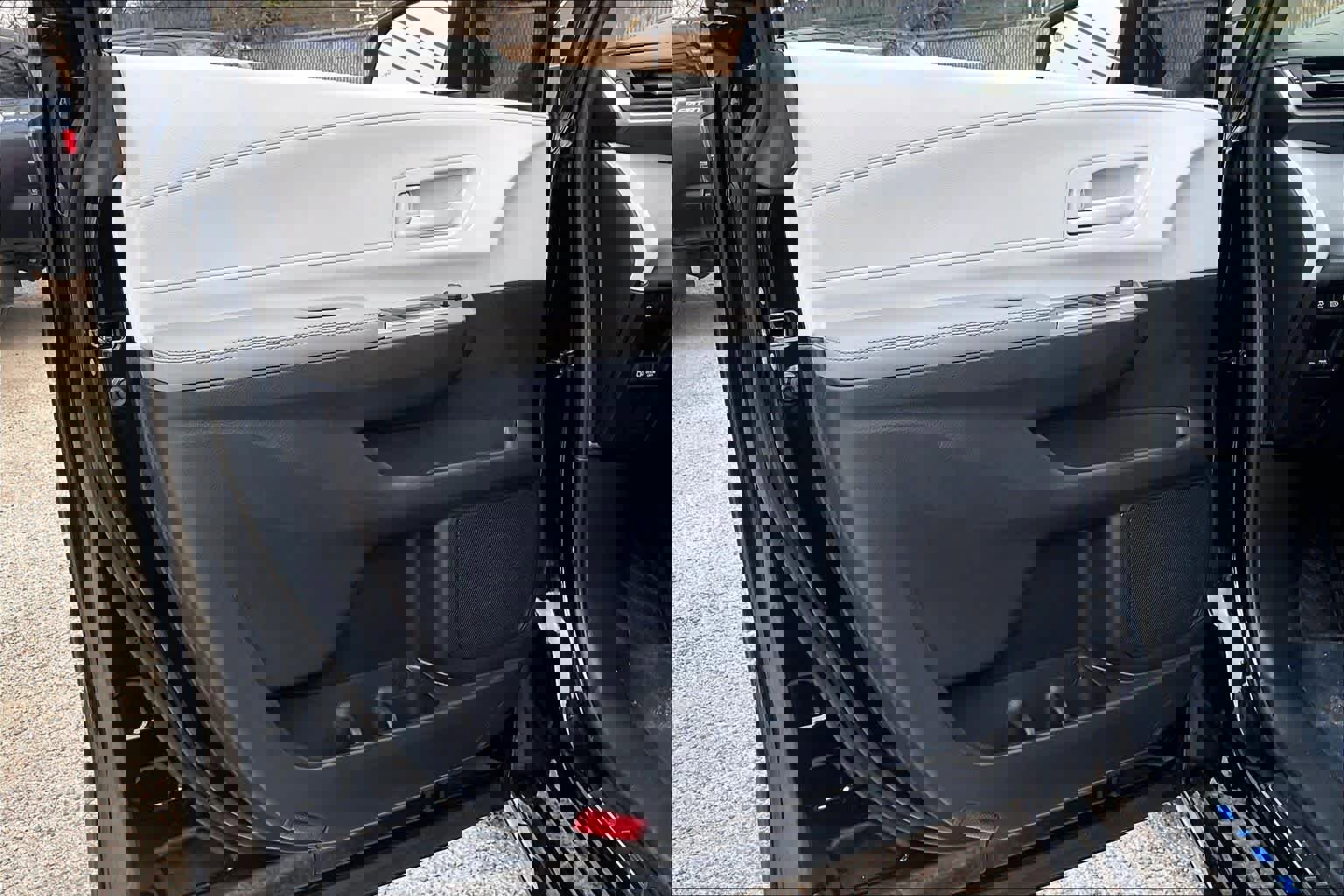 Used 2025 Toyota Sienna LE w/ LE Plus Package image 22