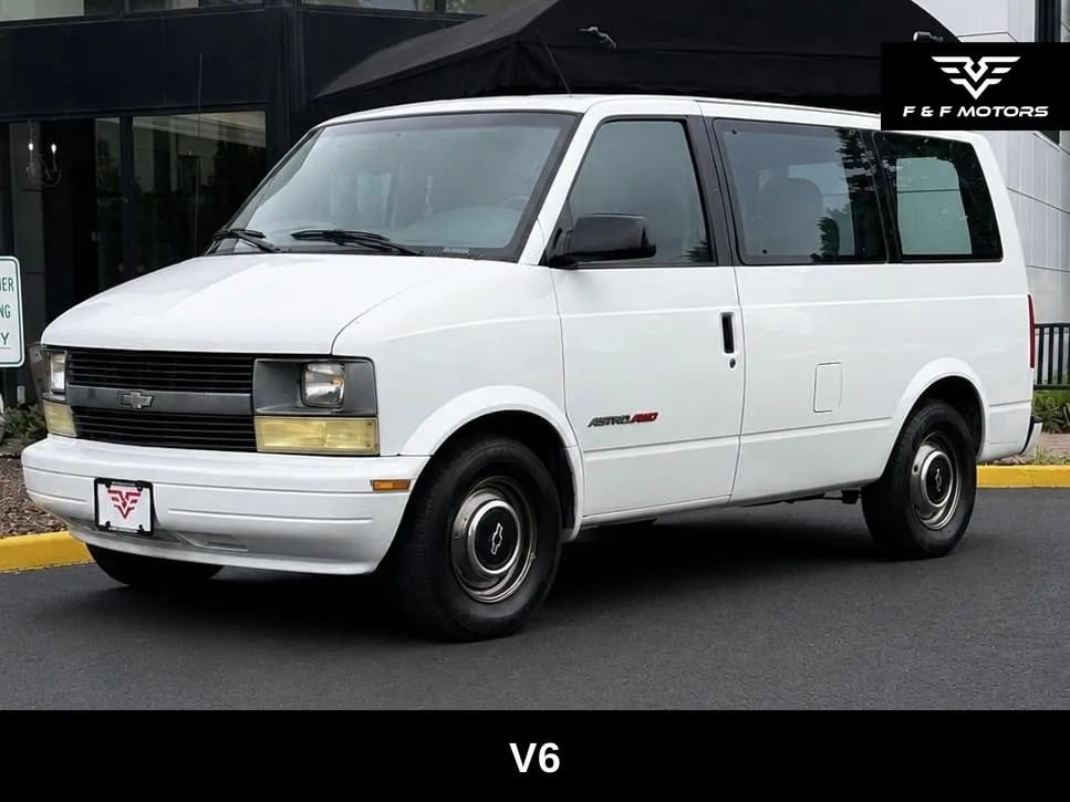 Used 1998 Chevrolet Astro AWD Passenger image 2