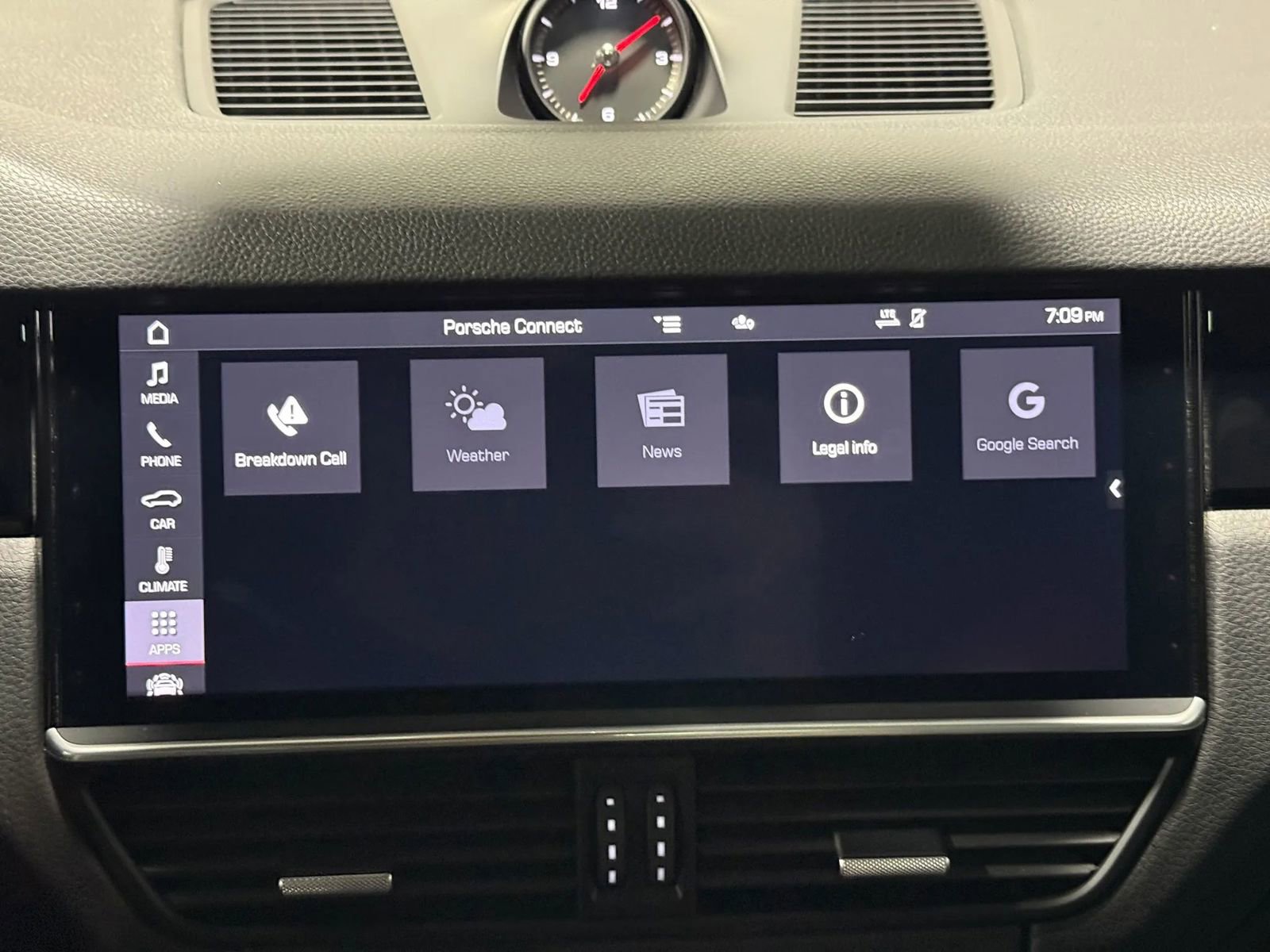 Used 2020 Porsche Cayenne AWD/4WD image 40