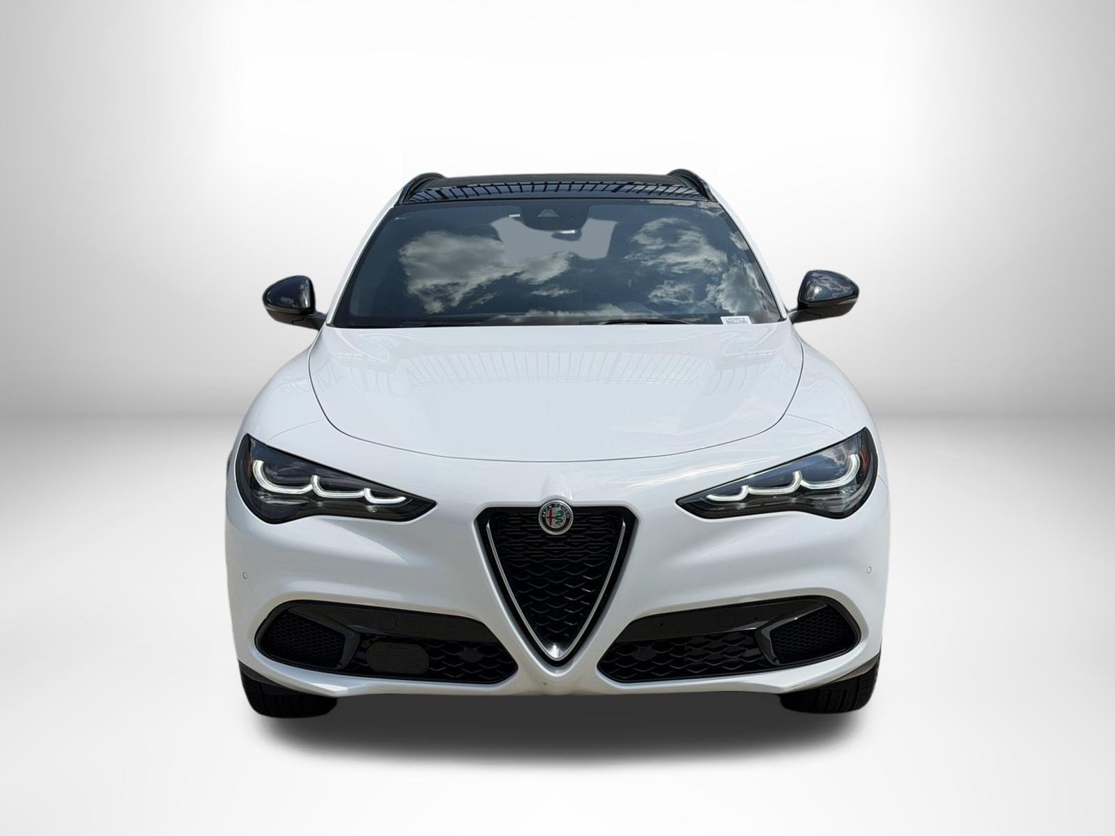 Used 2024 Alfa Romeo Stelvio Ti AWD/4WD image 5