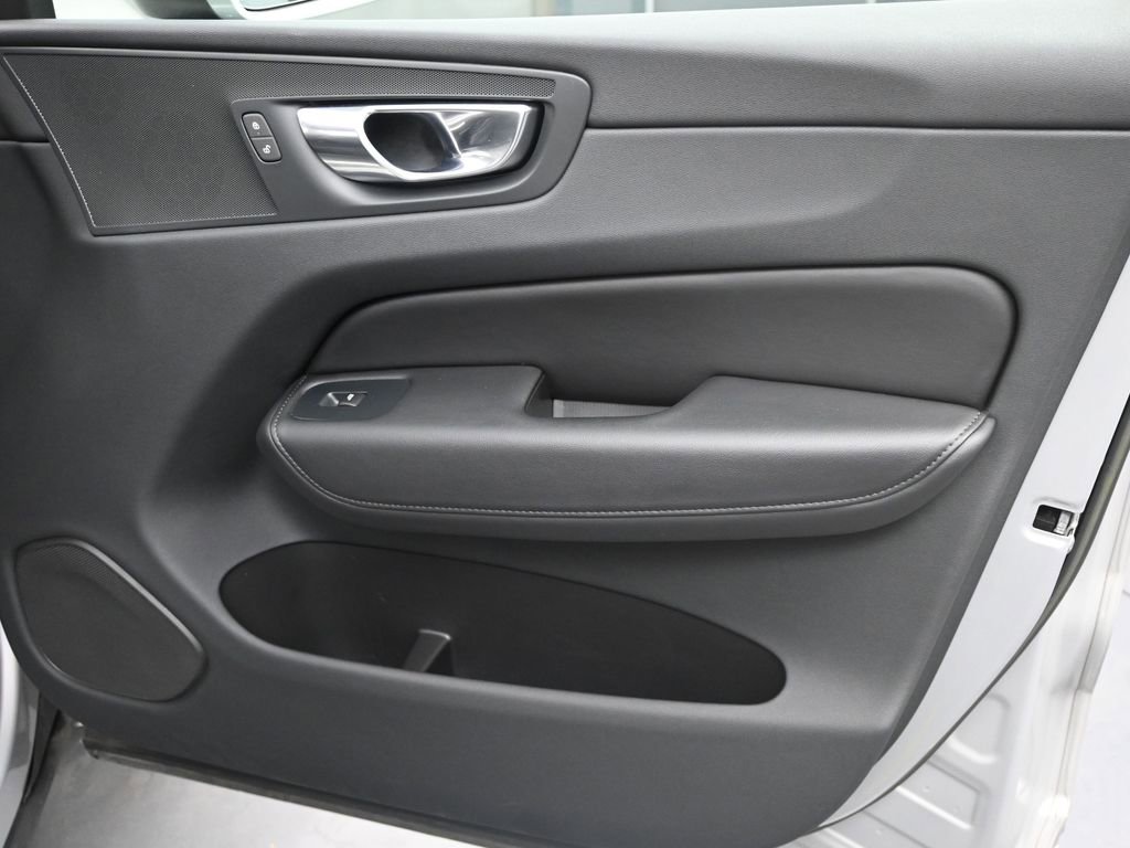 Used 2023 Volvo XC60 B5 Plus w/ Climate Package image 19
