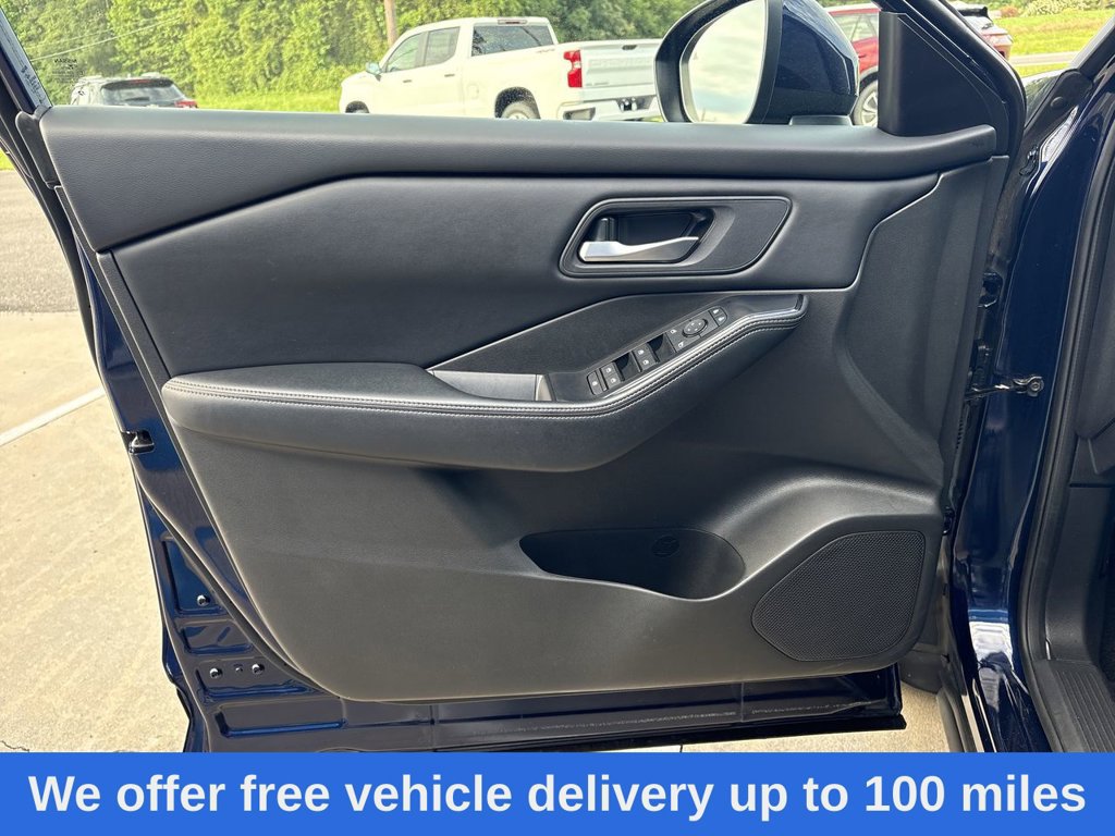 Used 2025 Nissan Rogue SV FWD image 21
