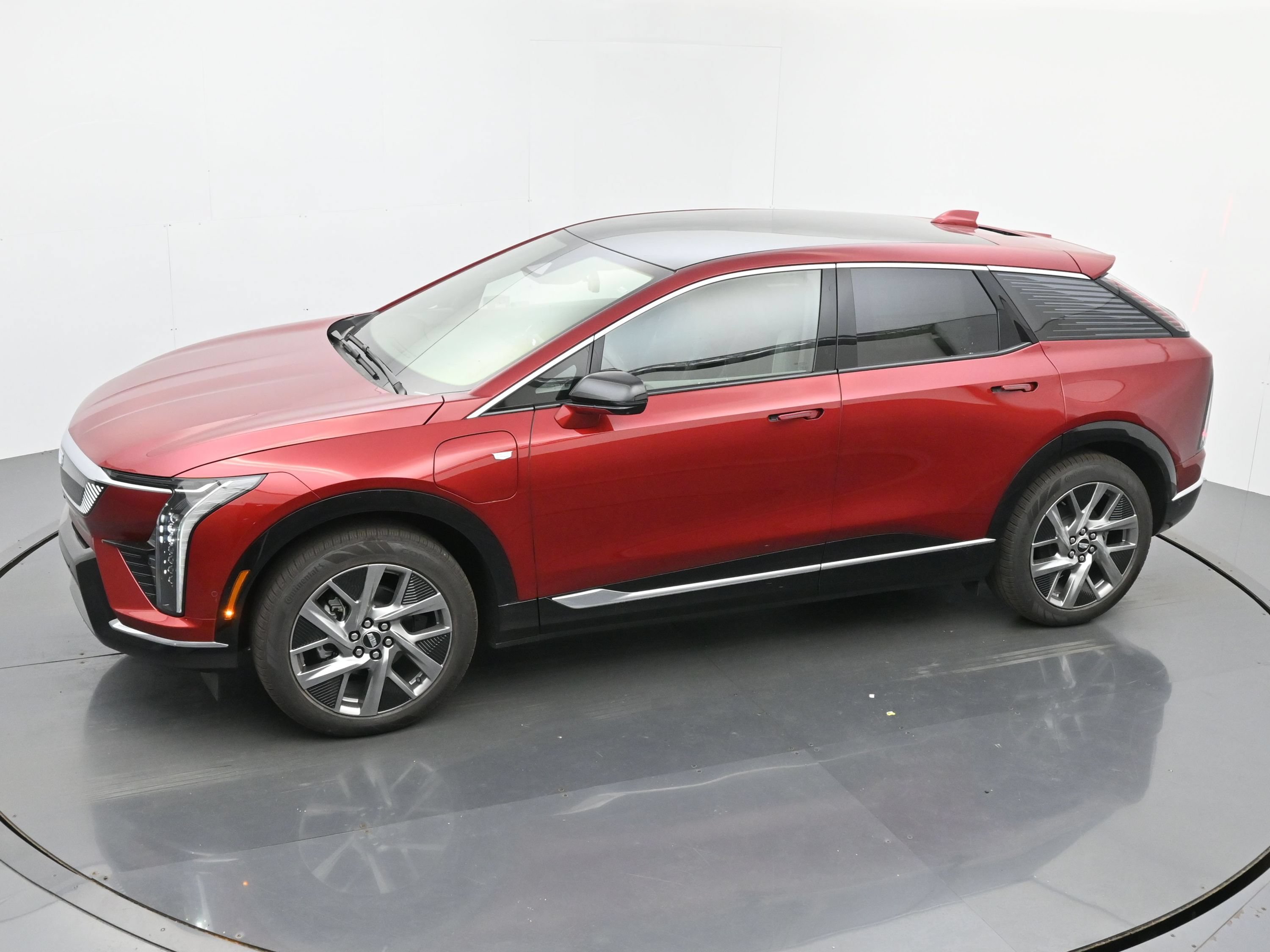 New 2026 Cadillac Optiq Luxury 1 w/ LPO, Floor Liner Package AWD/4WD image 24