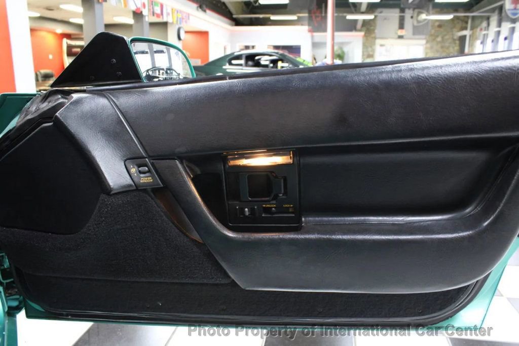 Used 1990 Chevrolet Corvette Convertible image 31