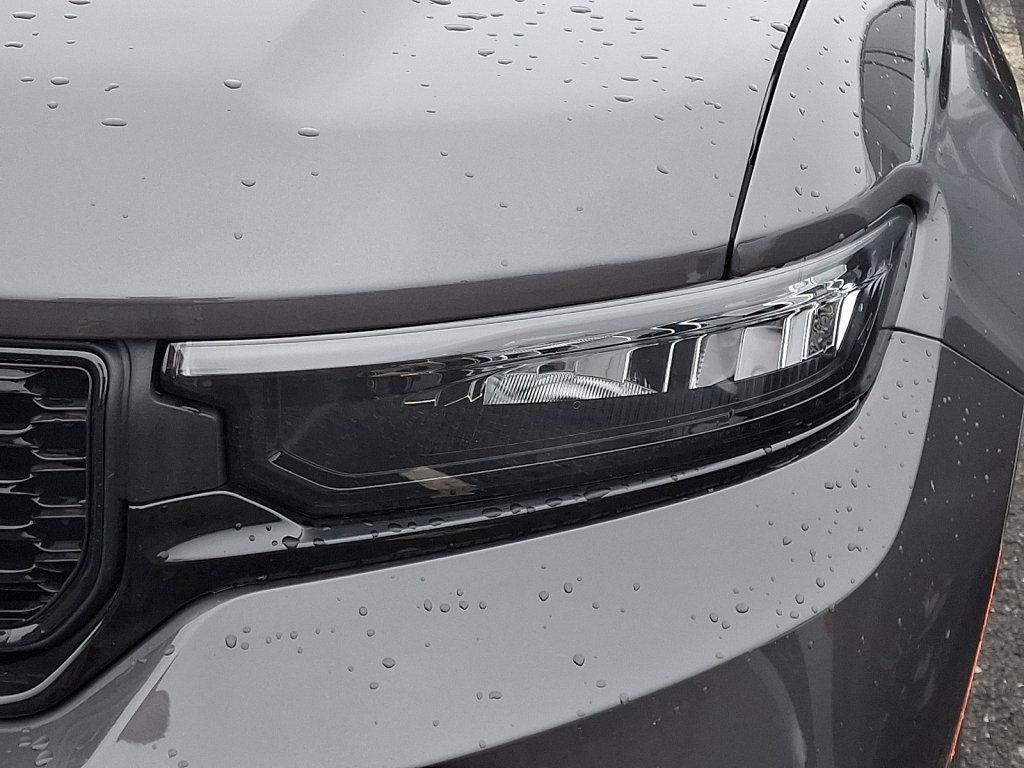 New 2025 Jeep Grand Cherokee Limited AWD/4WD image 4