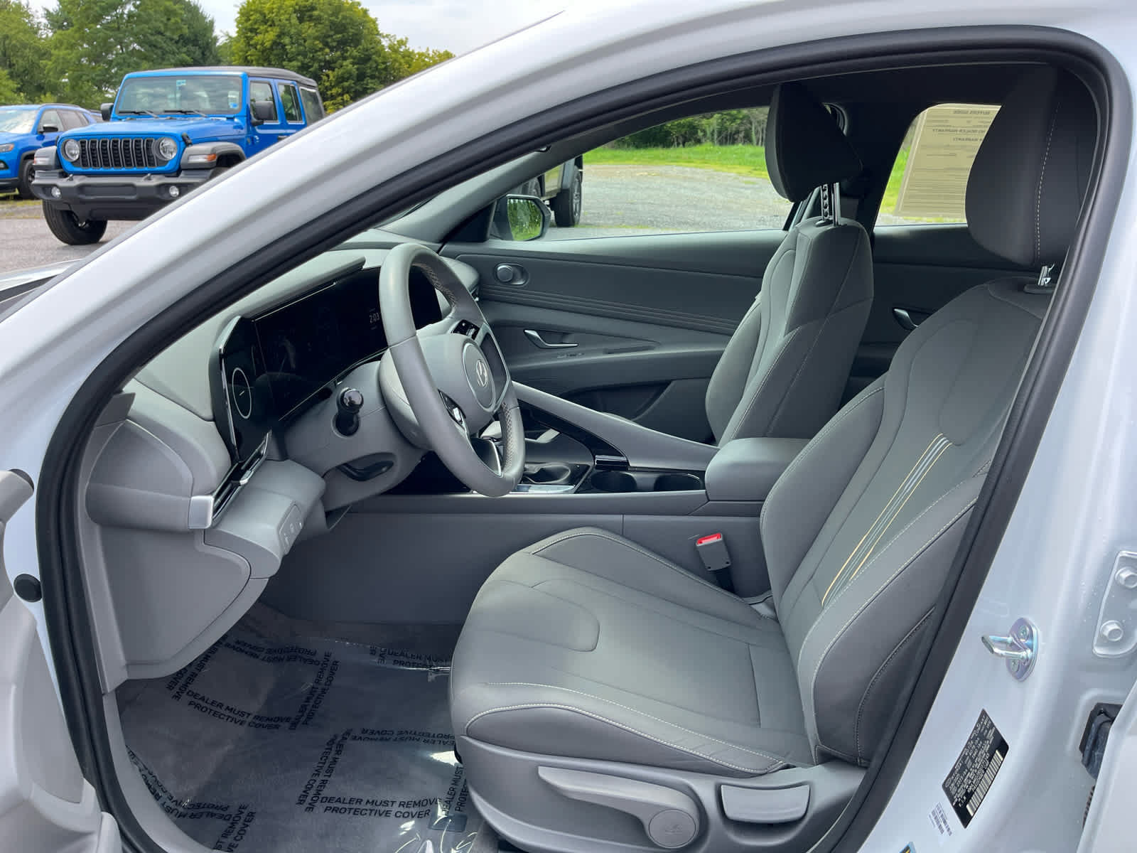 Used 2025 Hyundai Elantra SEL FWD image 10