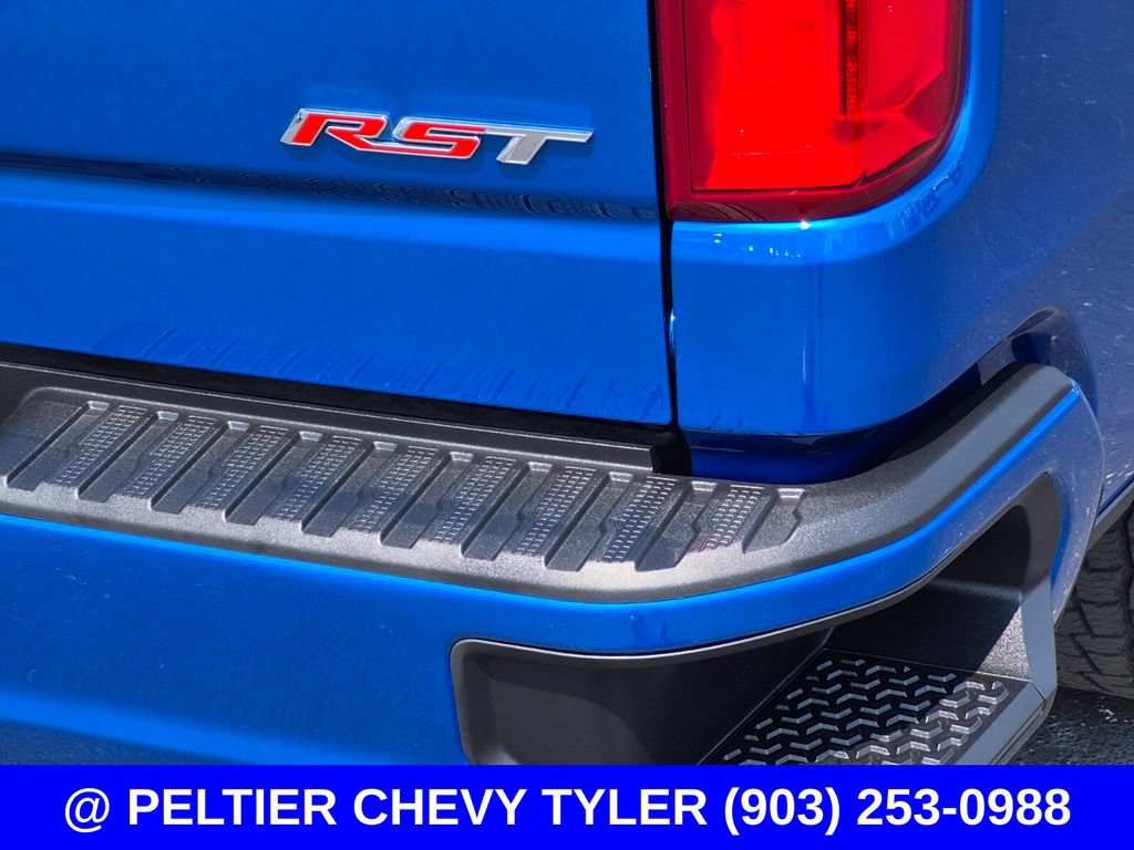 Used 2023 Chevrolet Silverado 1500 RST AWD/4WD image 9