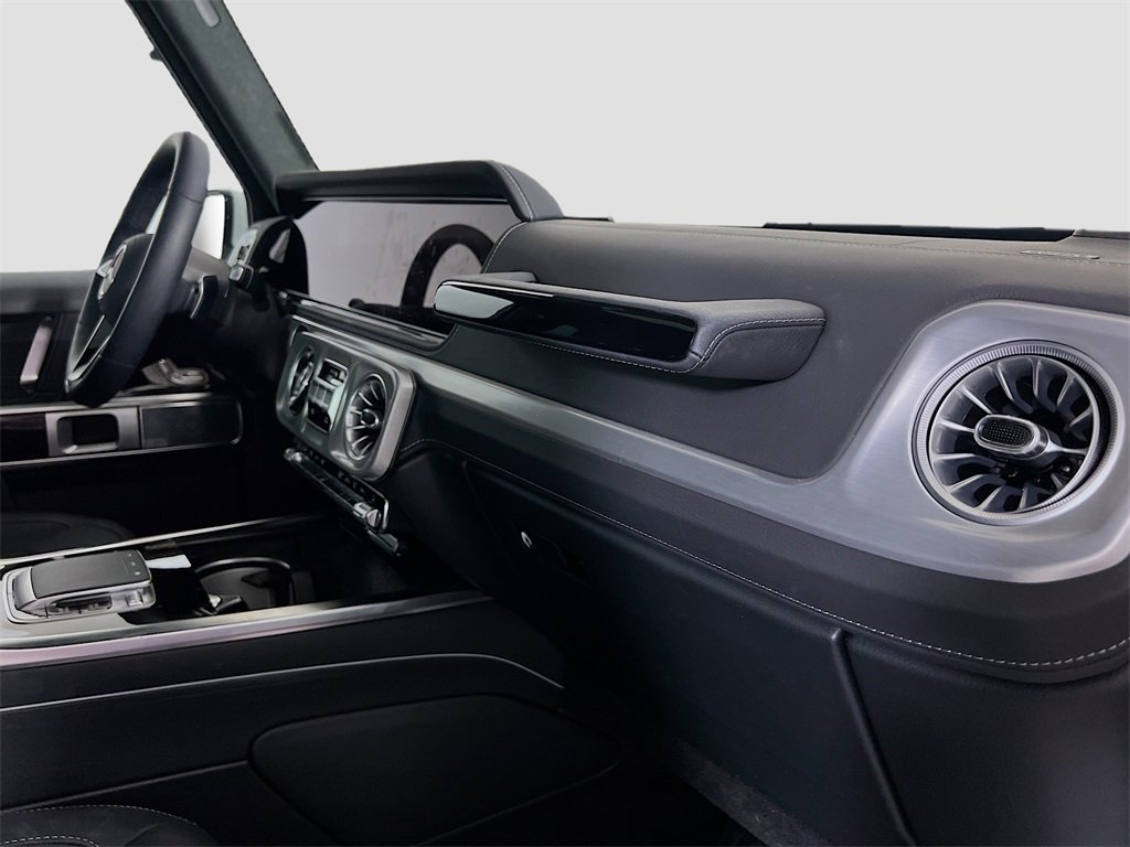 Used 2025 Mercedes-Benz G 550 image 31