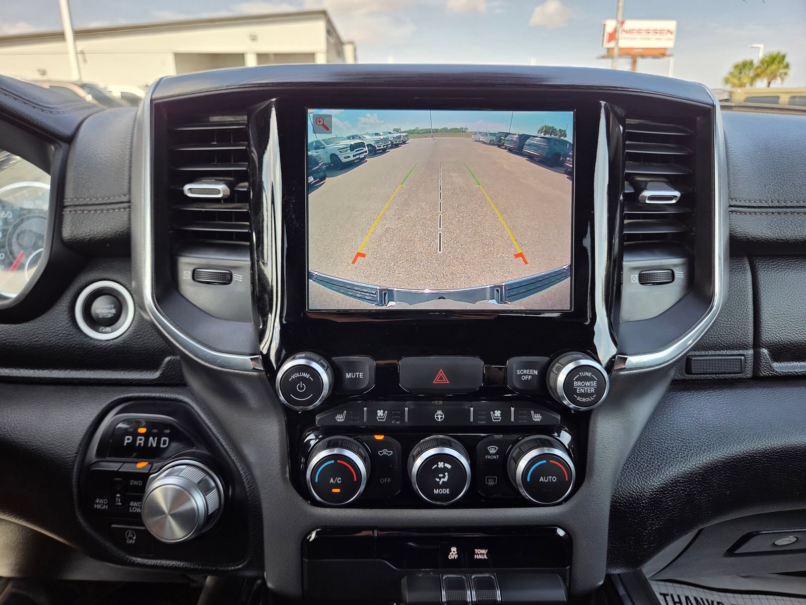 Used 2024 RAM 1500 Laramie AWD/4WD image 39