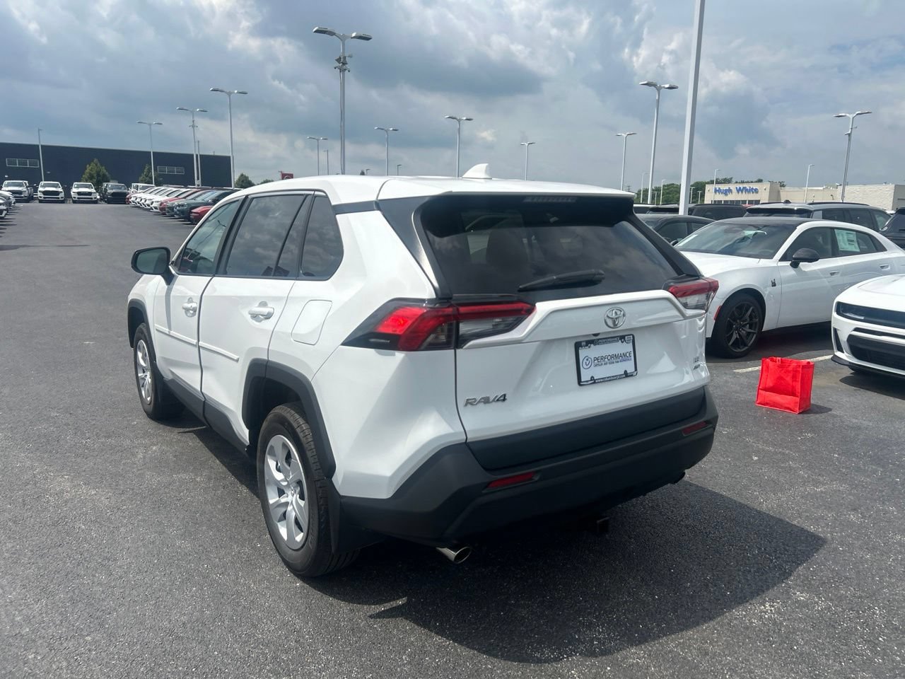 Used 2024 Toyota RAV4 LE AWD/4WD image 5