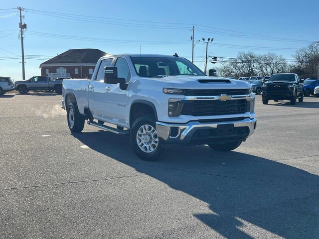 Used 2024 Chevrolet Silverado 3500 LT image 3