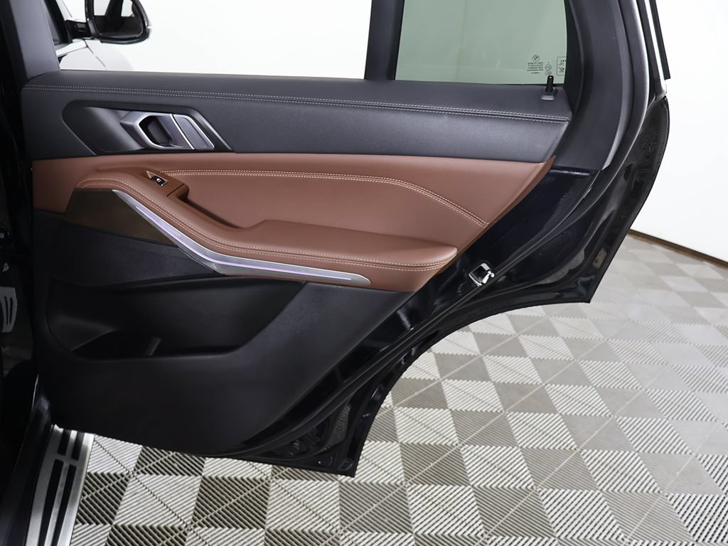 Used 2023 BMW X5 xDrive40i w/ Premium Package AWD/4WD image 29