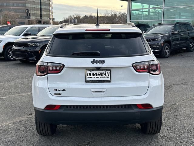 New 2026 Jeep Compass Latitude w/ Sun and Sound Group AWD/4WD image 3