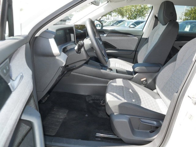 Used 2025 Volkswagen Tiguan S AWD/4WD image 12
