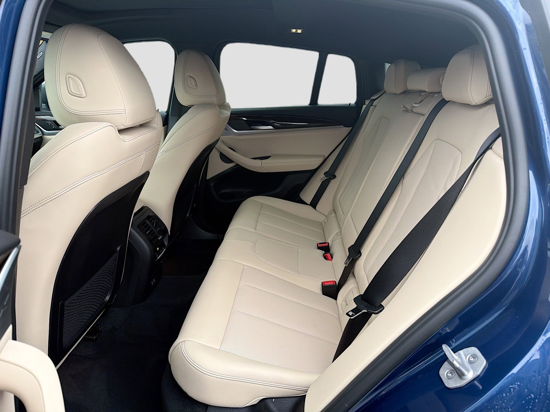 Certified 2025 BMW X4 xDrive30i image 22